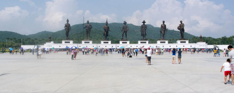 Hua Hin - Parc Rajabhakti - statut de bronze de 7 rois thaïs